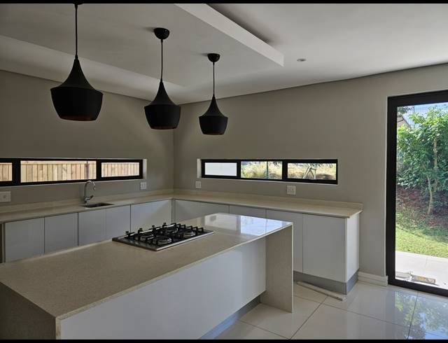 4 BEDROOM TOWNHOUSE FOR SALE IN IZINGA ESTATE